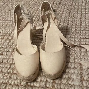 NWOT Soludos tall wedge espadrilles size 7.5, perfect condition.